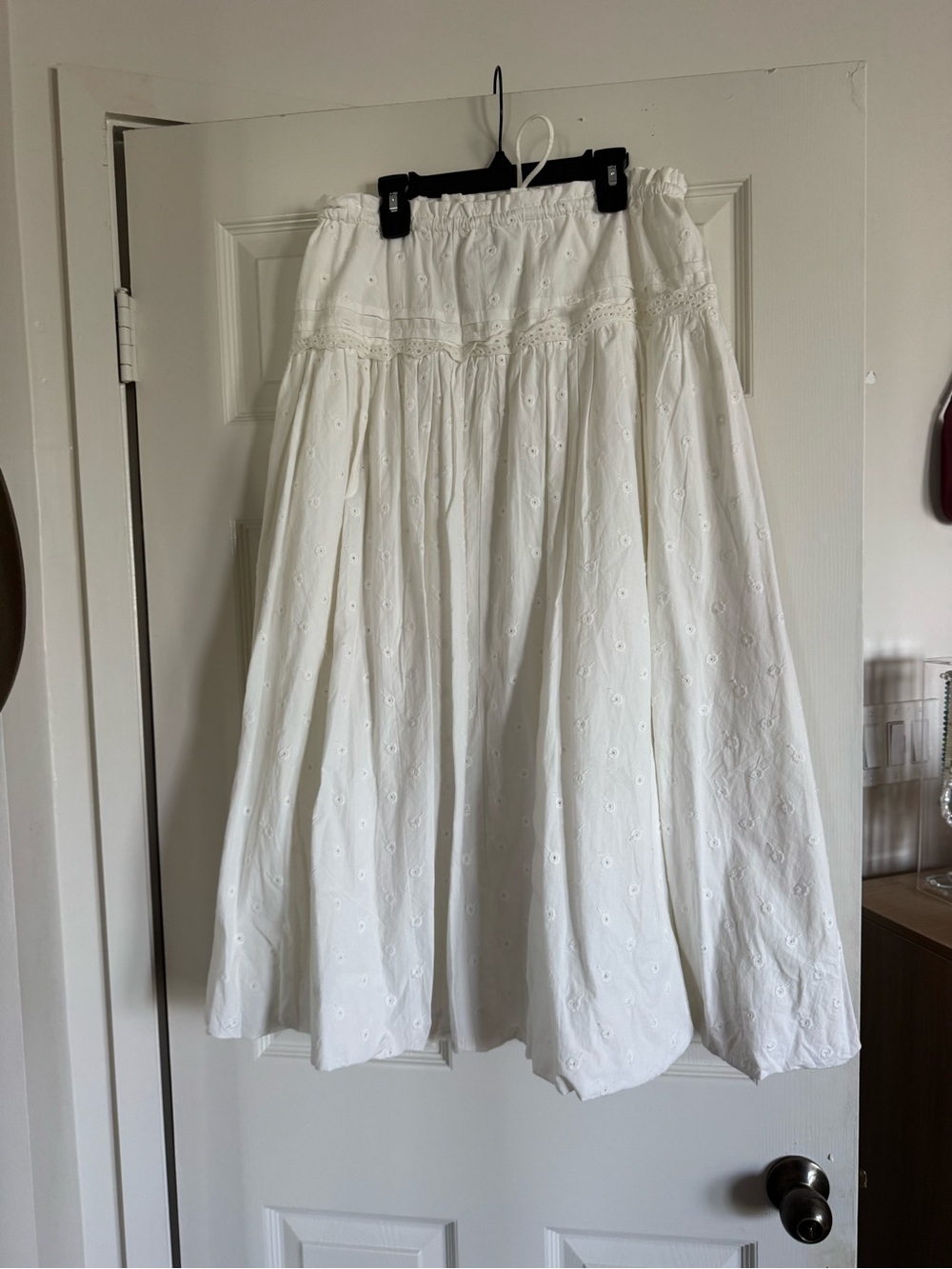 Women's Agatha lace trim embroidered Cream Eyelet Skirt - Picture 4 of 7